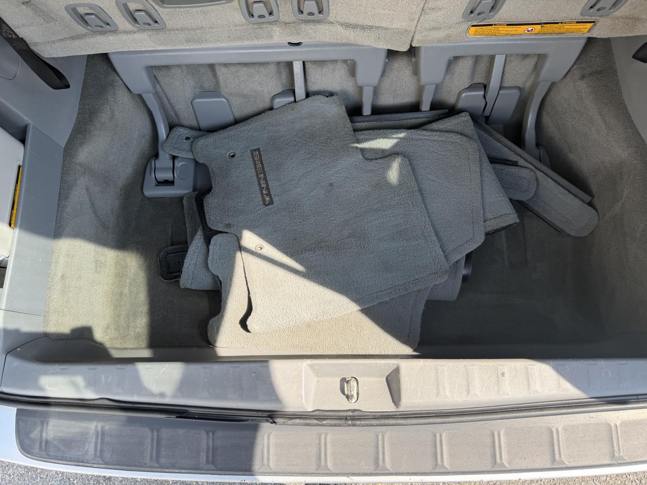 Toyota Sienna XLE FWD 8-Passenger V6 2013