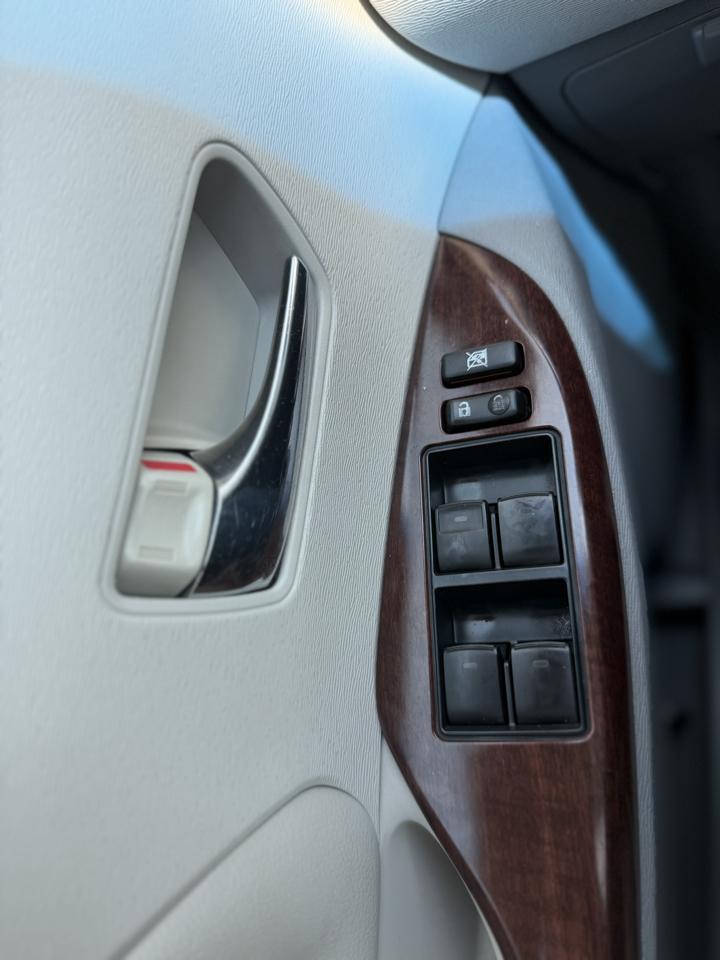 Toyota Sienna XLE FWD 8-Passenger V6 2013