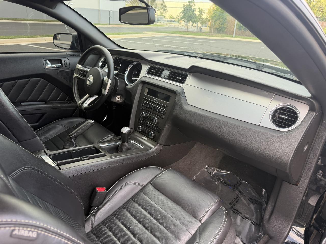 Ford Mustang V6 Coupe 2013