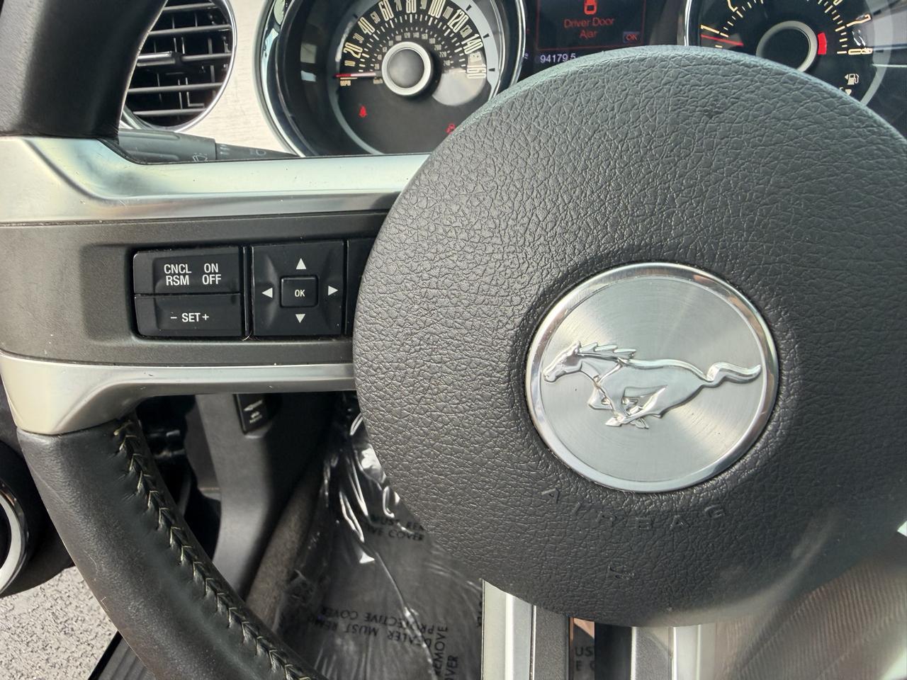 Ford Mustang V6 Coupe 2013