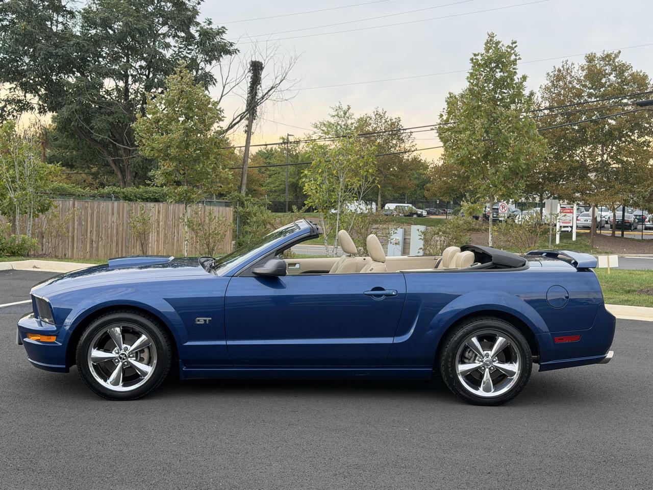 Ford Mustang GT Deluxe Convertible 2008