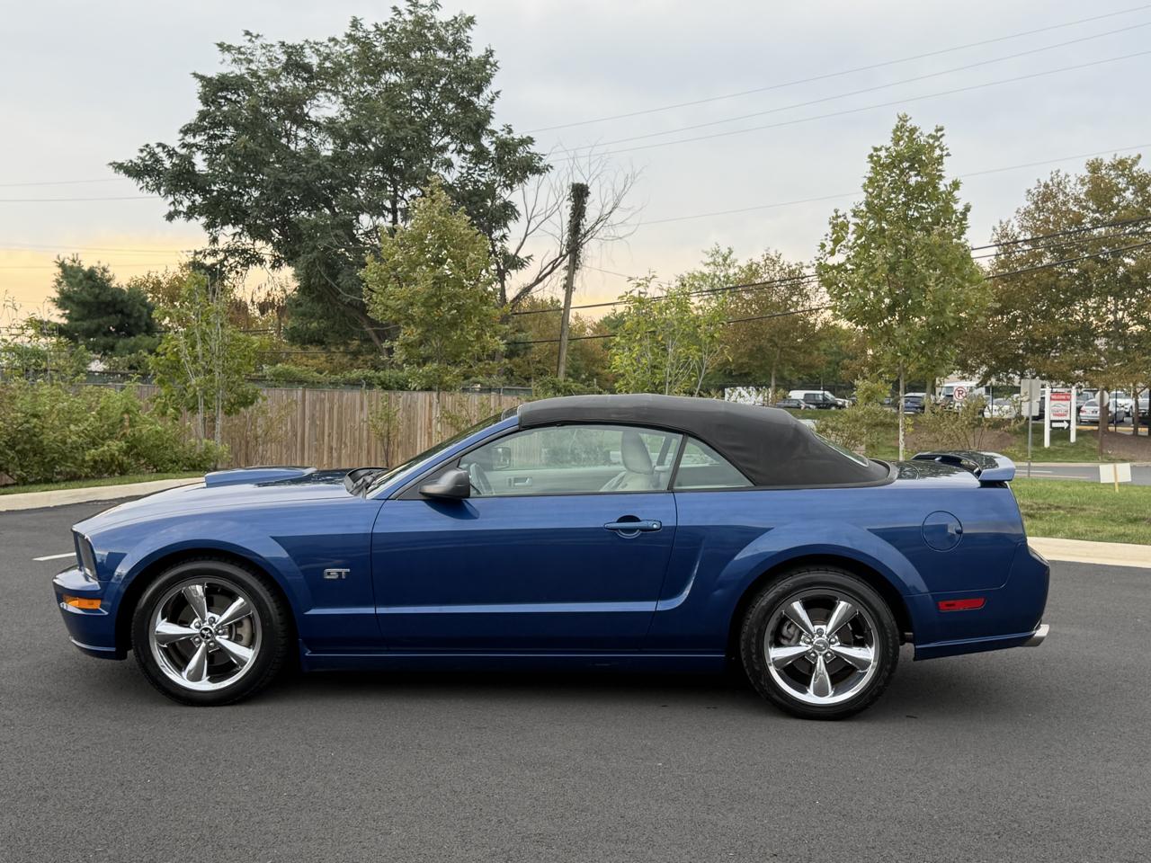 Ford Mustang GT Deluxe Convertible 2008