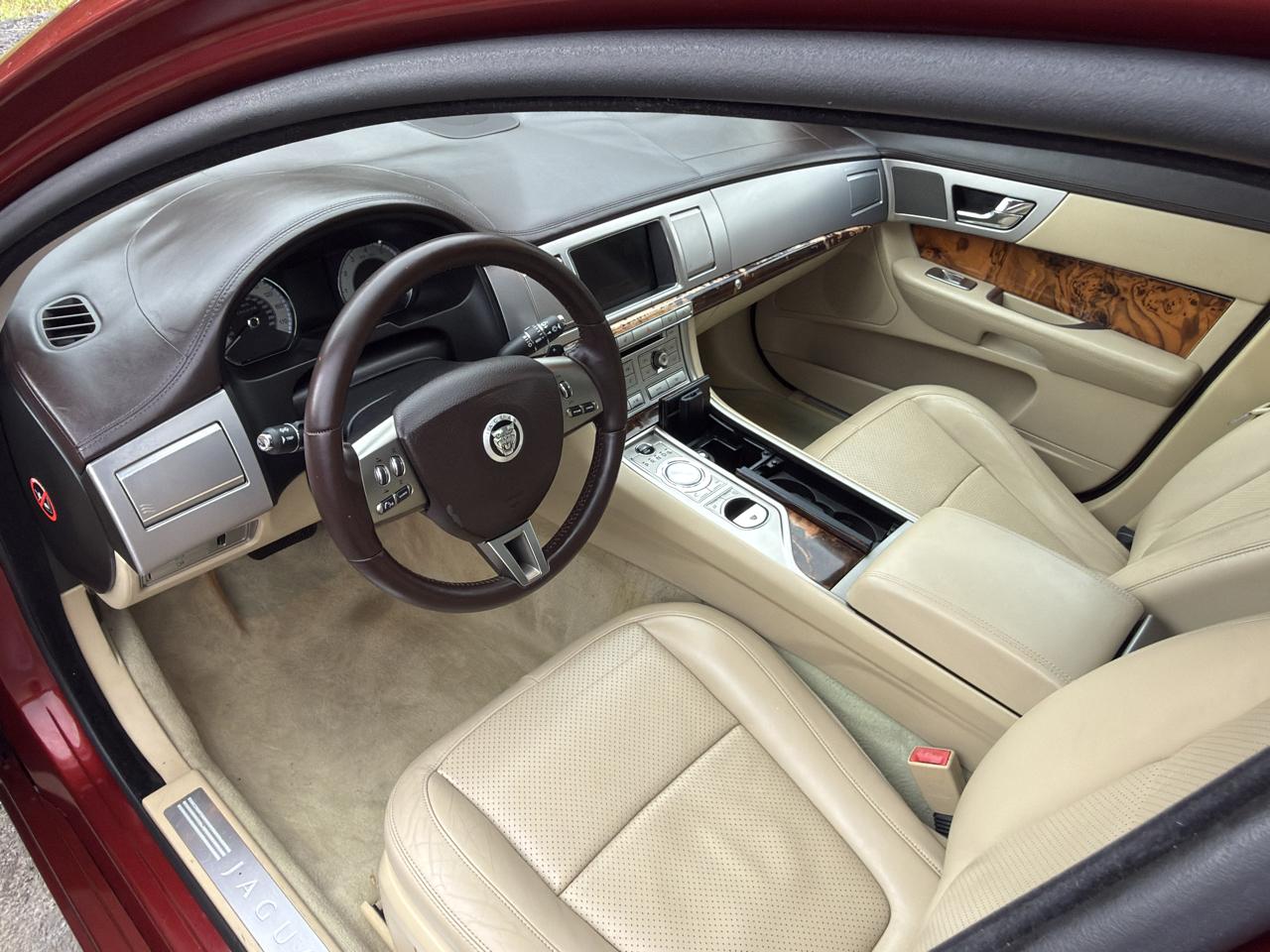 Jaguar XF-Series XF Premium 2011