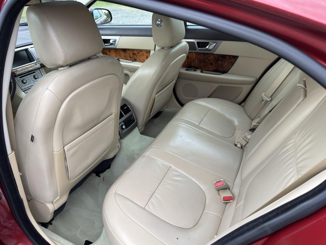 Jaguar XF-Series XF Premium 2011