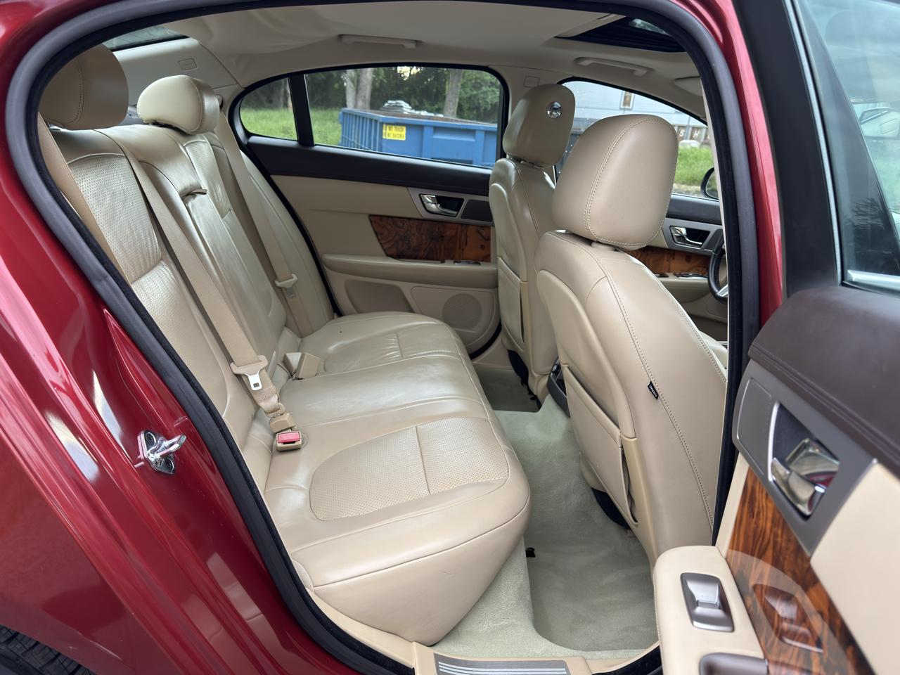 Jaguar XF-Series XF Premium 2011
