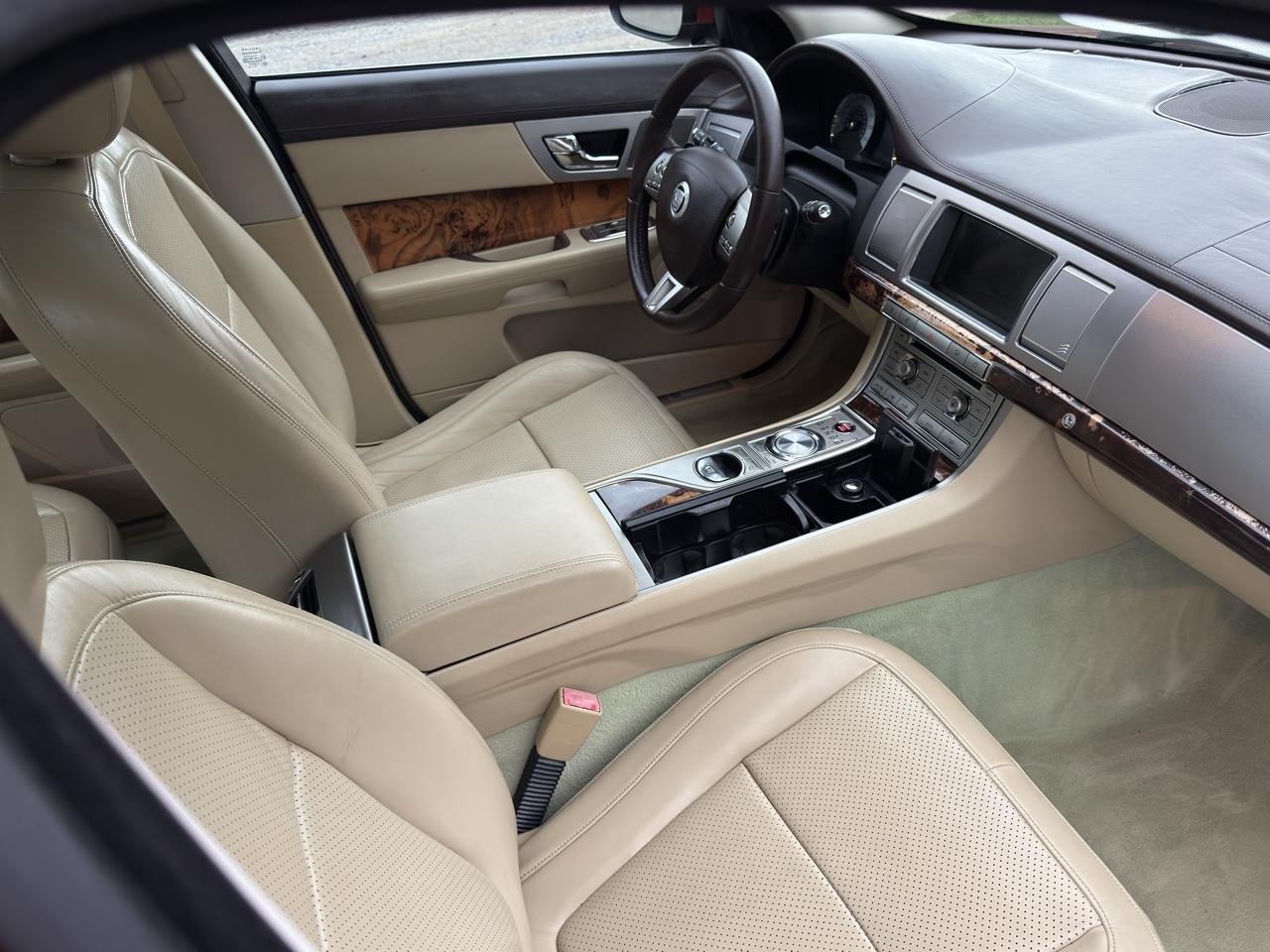 Jaguar XF-Series XF Premium 2011