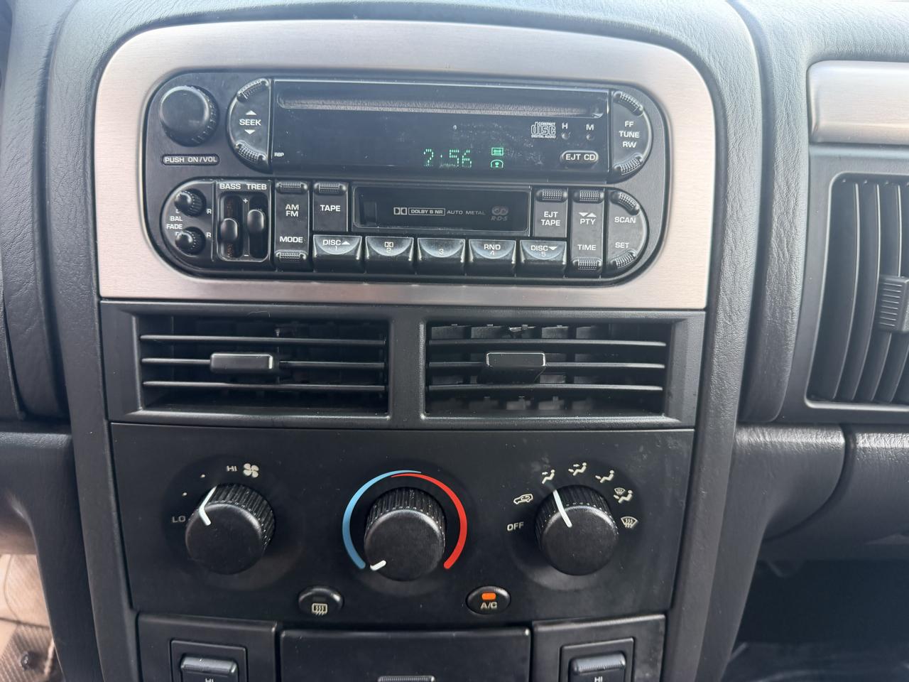 Jeep Grand Cherokee Laredo 4WD 2002