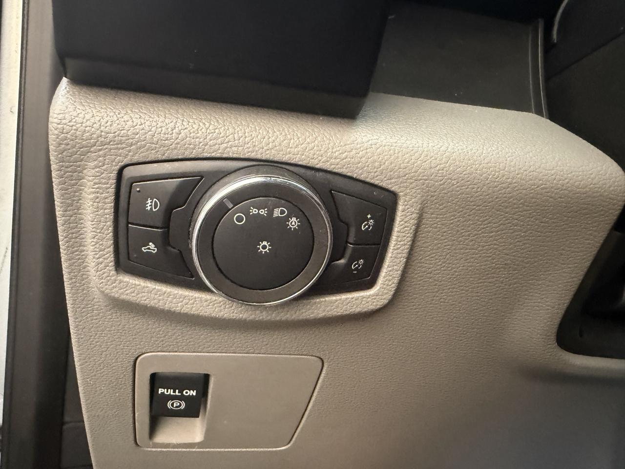 Ford F-150 4WD SuperCrew 157" XL 2015