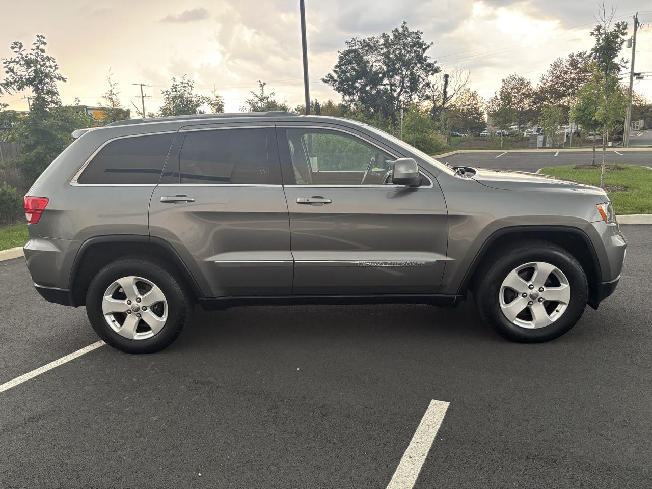 Jeep Grand Cherokee Laredo 4WD 2012