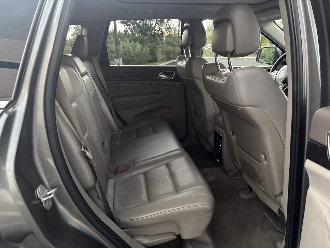 Jeep Grand Cherokee Laredo 4WD 2012
