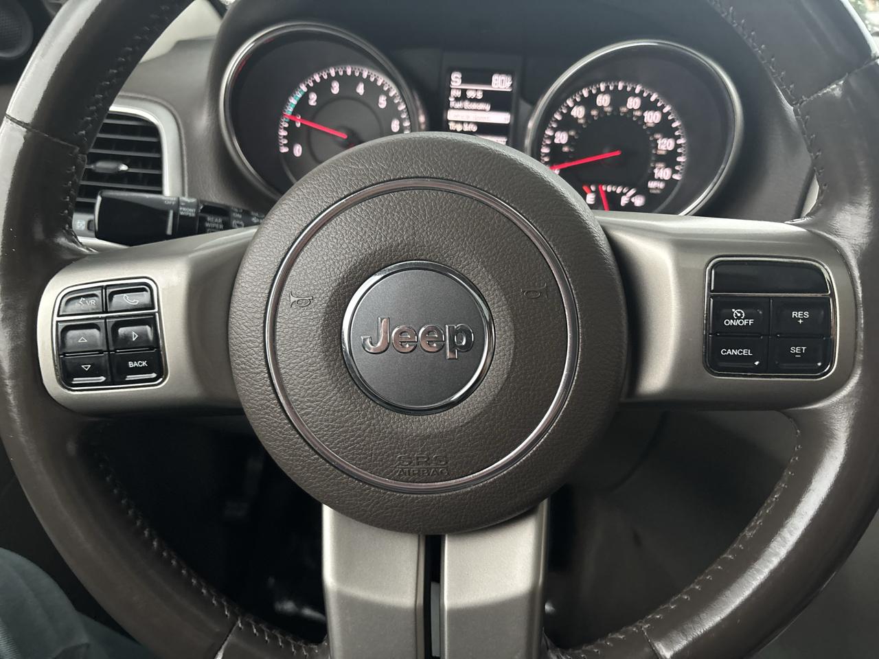 Jeep Grand Cherokee Laredo 4WD 2012