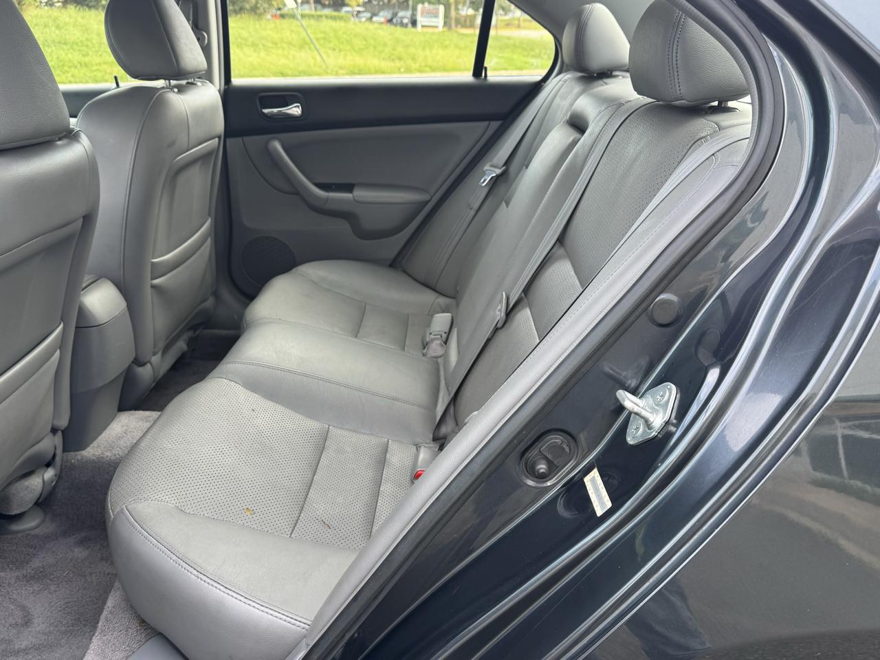 Acura TSX 5-speed AT 2004