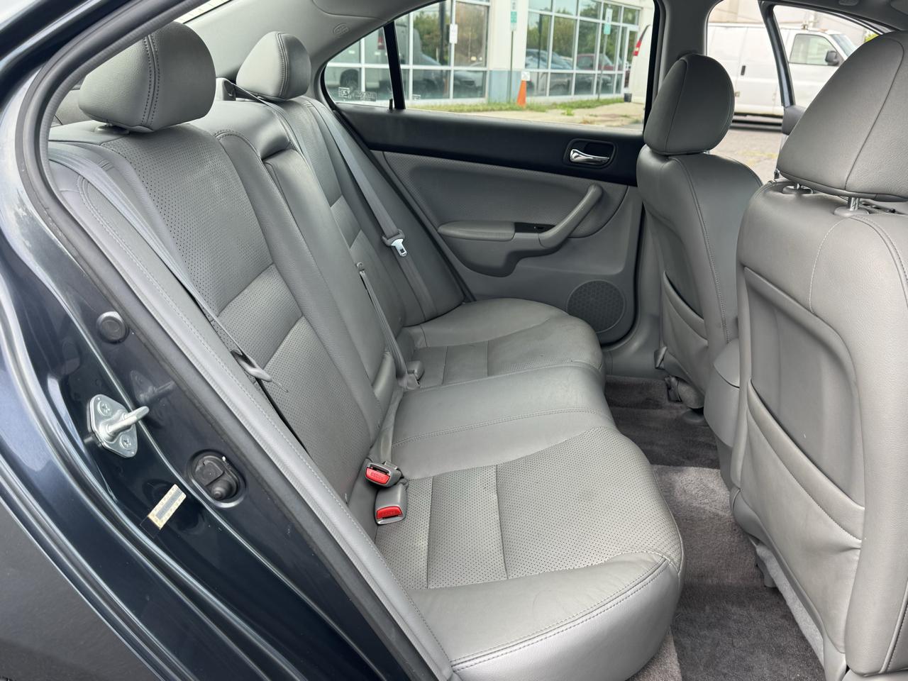 Acura TSX 5-speed AT 2004