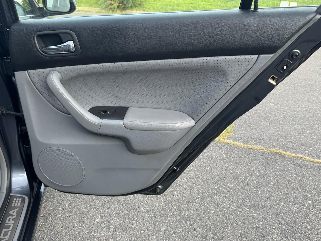 Acura TSX 5-speed AT 2004