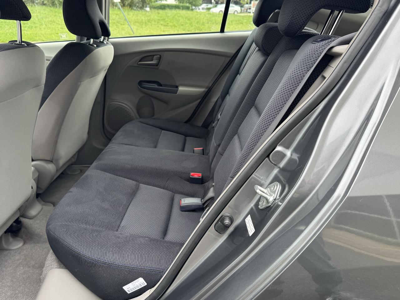Honda Insight LX 2010