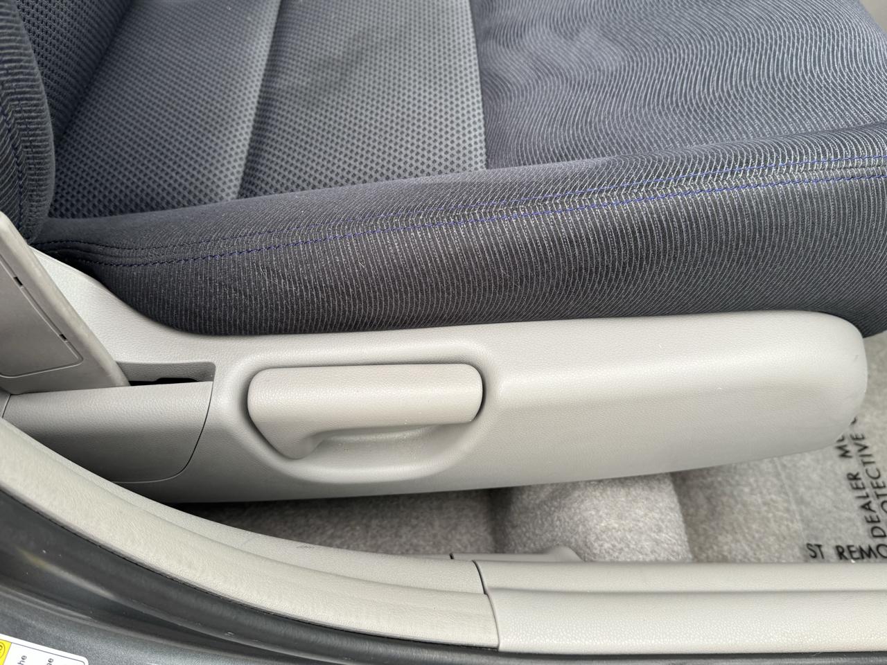 Honda Insight LX 2010