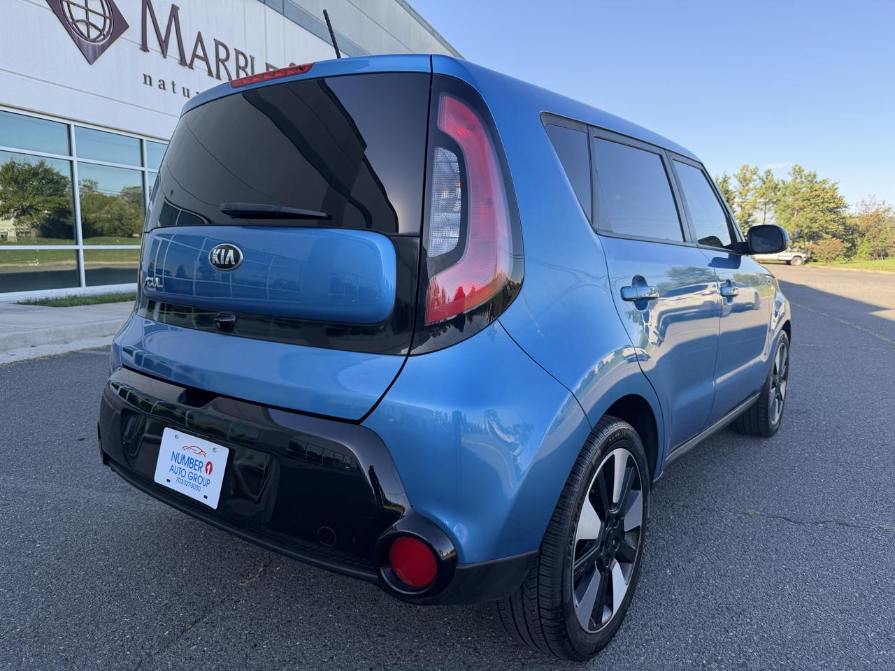 Kia Soul + w/Signature 2.0 Special Edition 2016