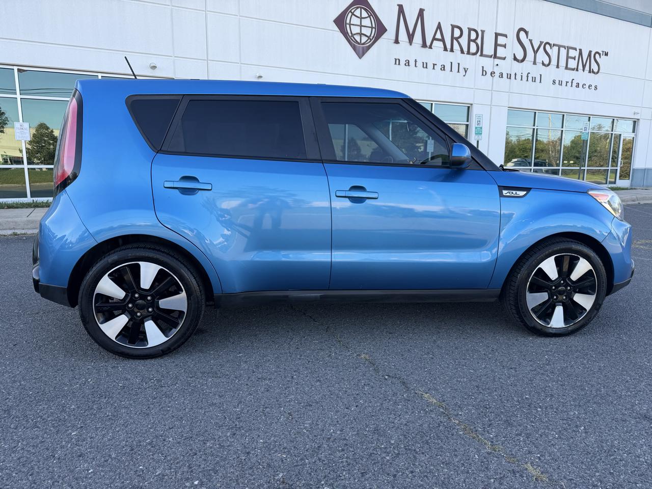 Kia Soul + w/Signature 2.0 Special Edition 2016