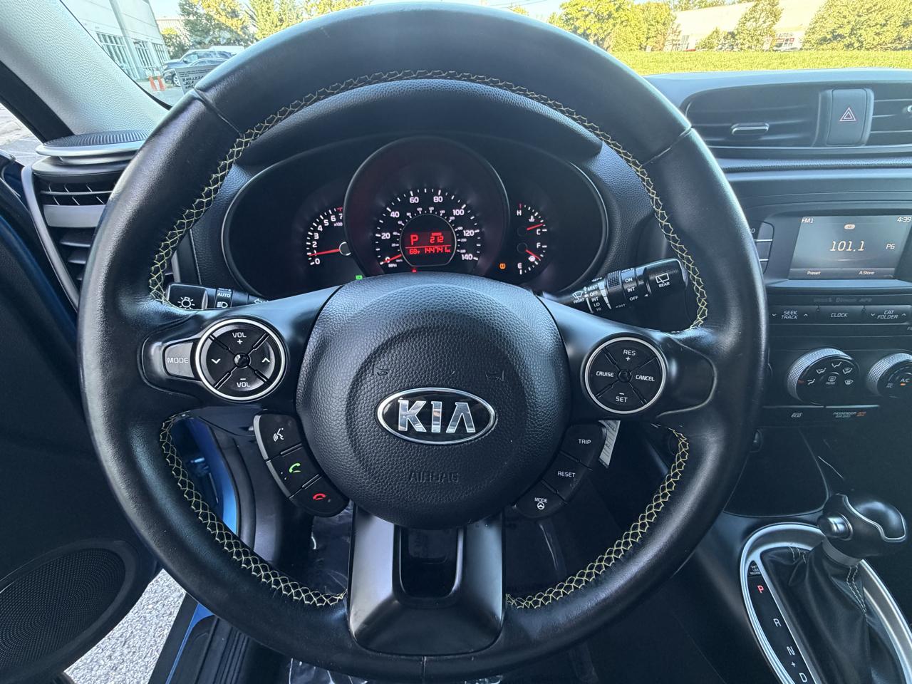 Kia Soul + w/Signature 2.0 Special Edition 2016