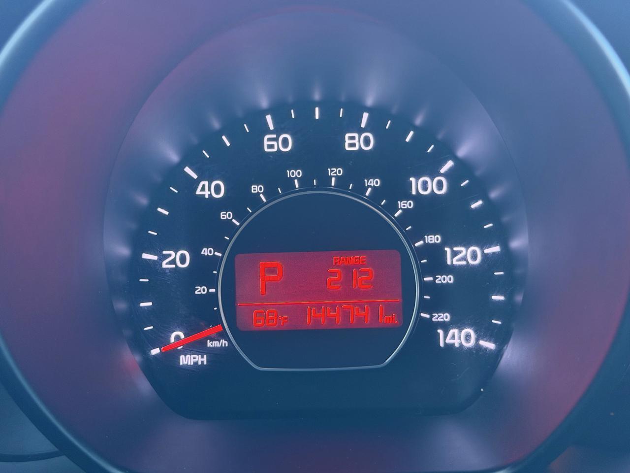 Kia Soul + w/Signature 2.0 Special Edition 2016