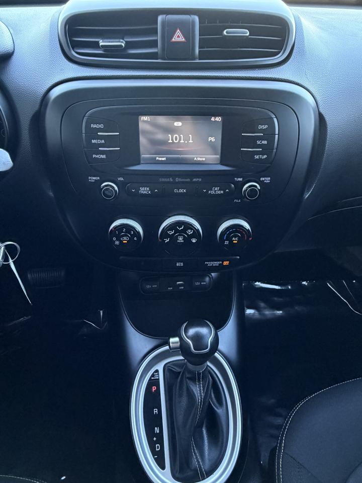 Kia Soul + w/Signature 2.0 Special Edition 2016