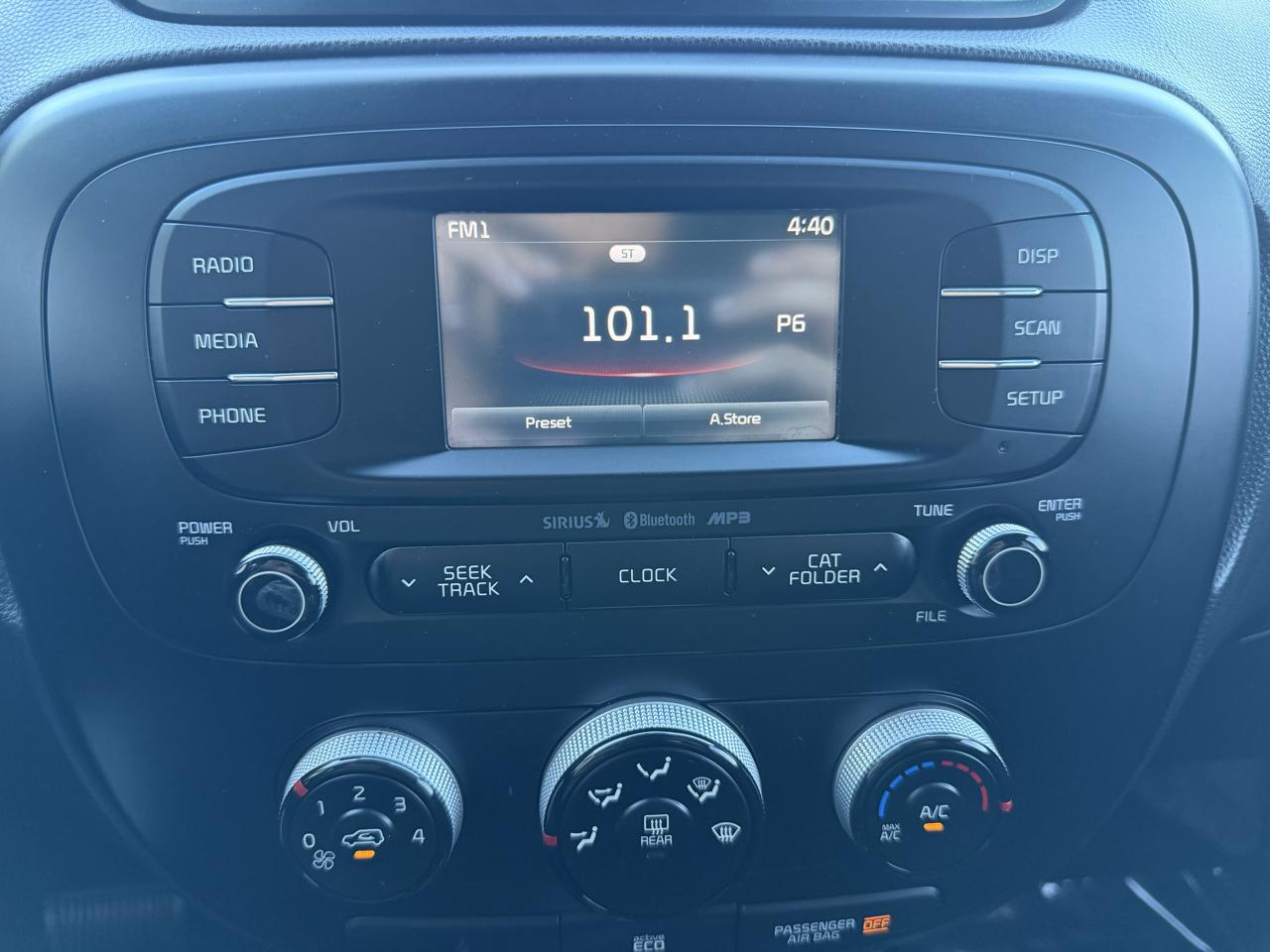 Kia Soul + w/Signature 2.0 Special Edition 2016
