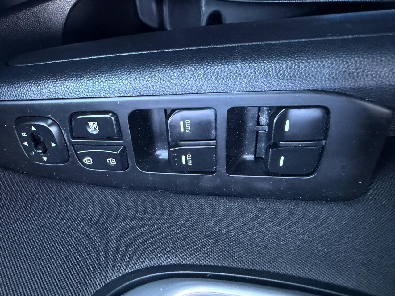 Kia Soul + w/Signature 2.0 Special Edition 2016