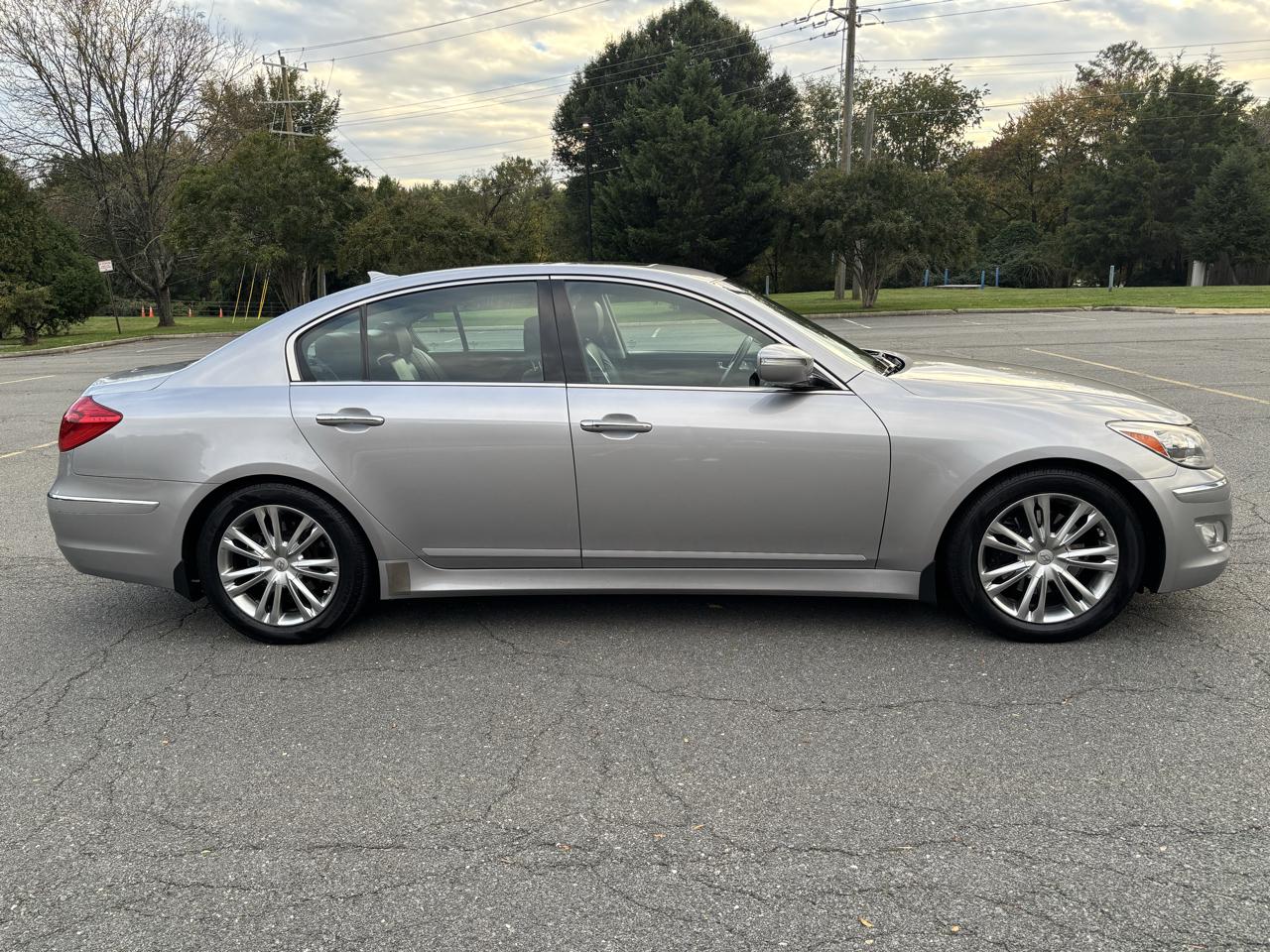 Hyundai Genesis 3.8L 2013