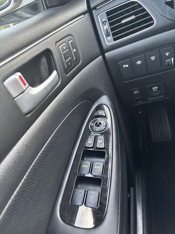 Hyundai Genesis 3.8L 2013