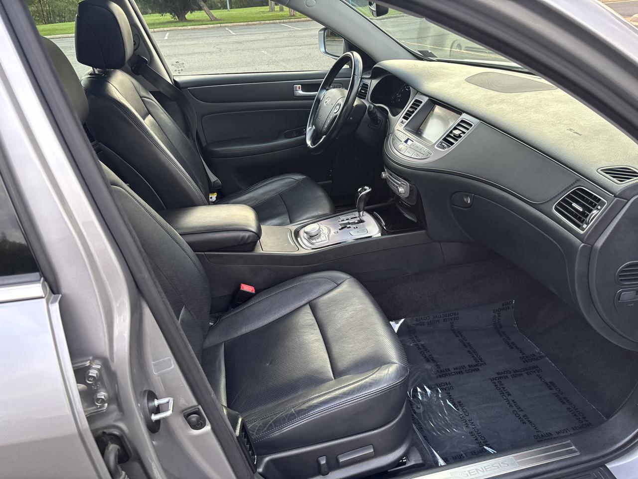 Hyundai Genesis 3.8L 2013