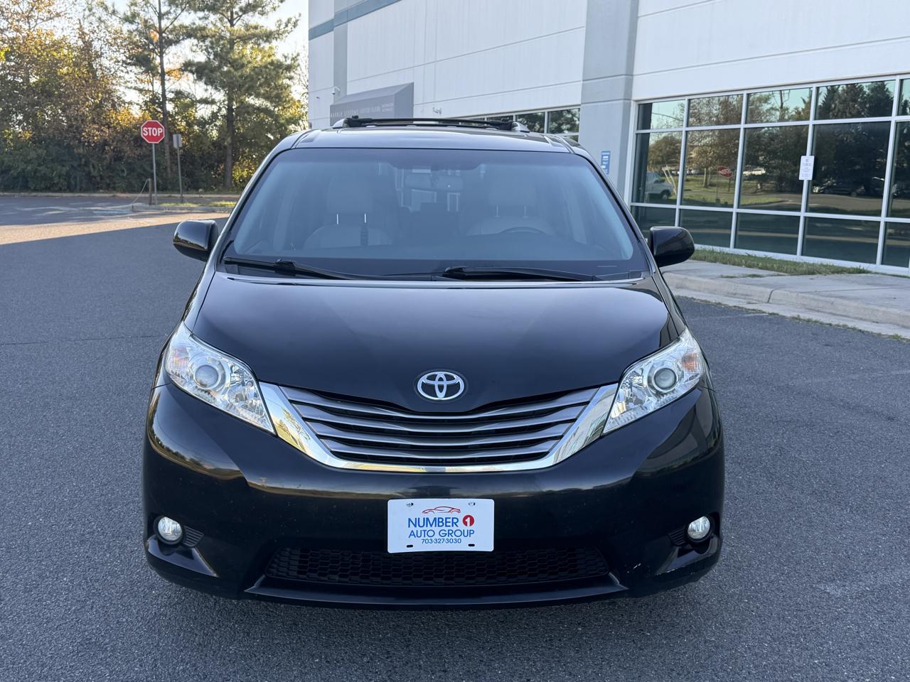 Toyota Sienna Limited AWD 7-Passenger V6 2015
