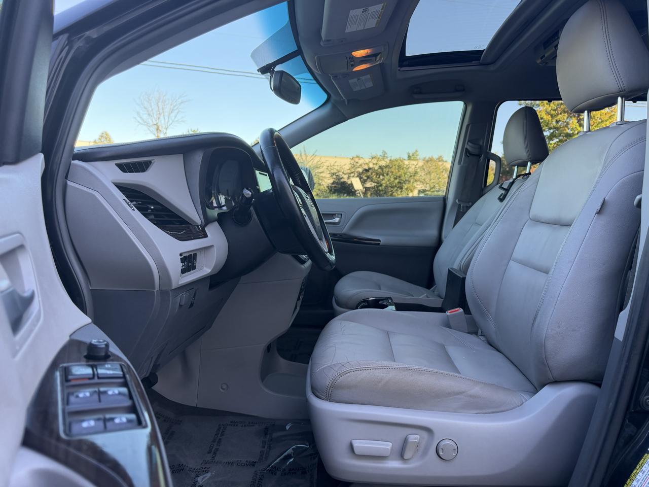 Toyota Sienna Limited AWD 7-Passenger V6 2015