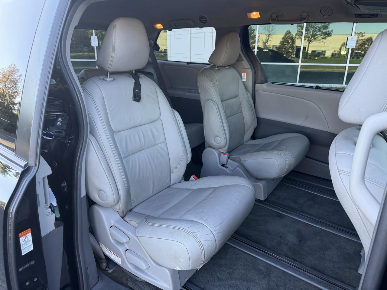 Toyota Sienna Limited AWD 7-Passenger V6 2015