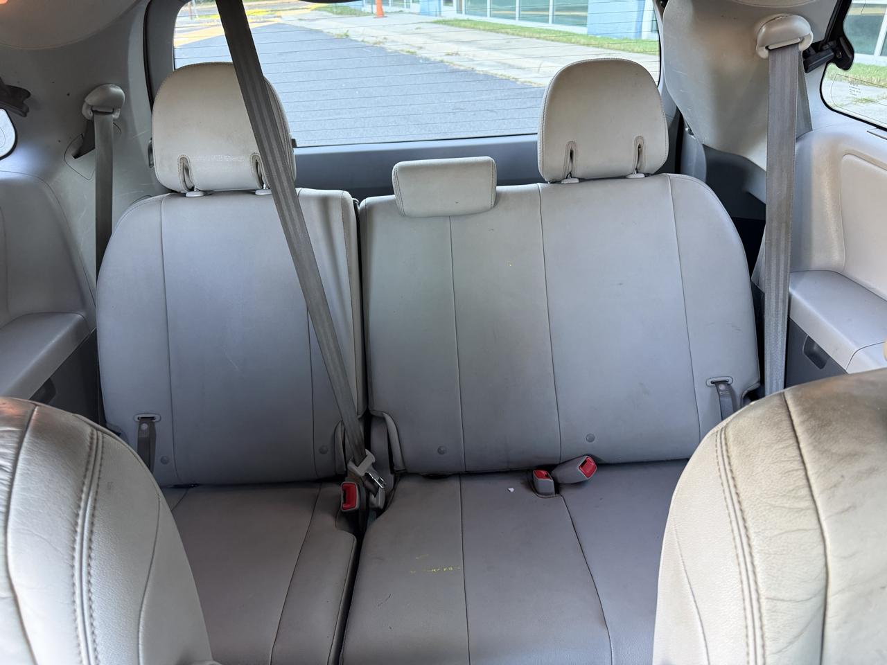 Toyota Sienna Limited AWD 7-Passenger V6 2015