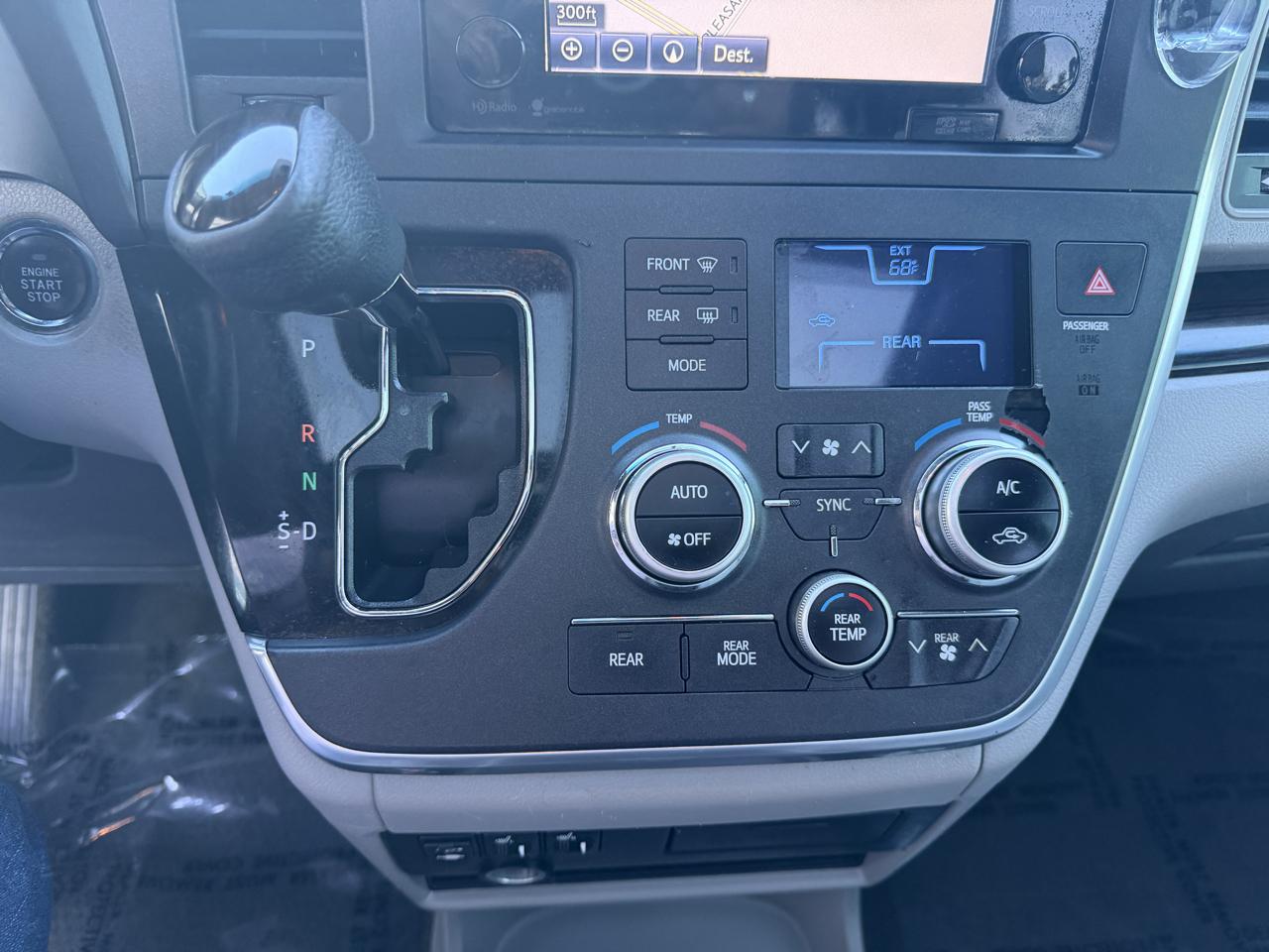 Toyota Sienna Limited AWD 7-Passenger V6 2015