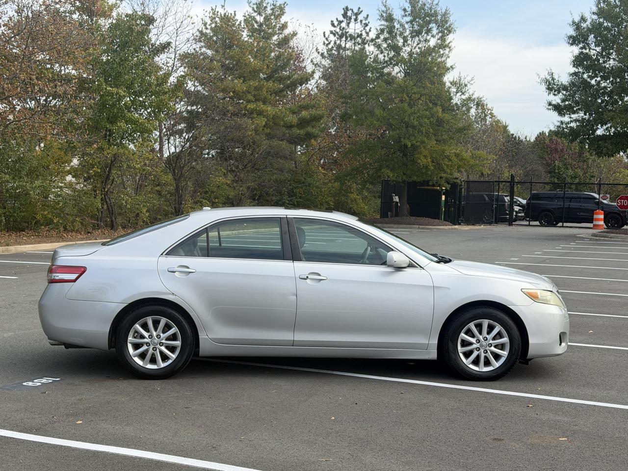 Toyota Camry LE V6 6-Spd AT 2010
