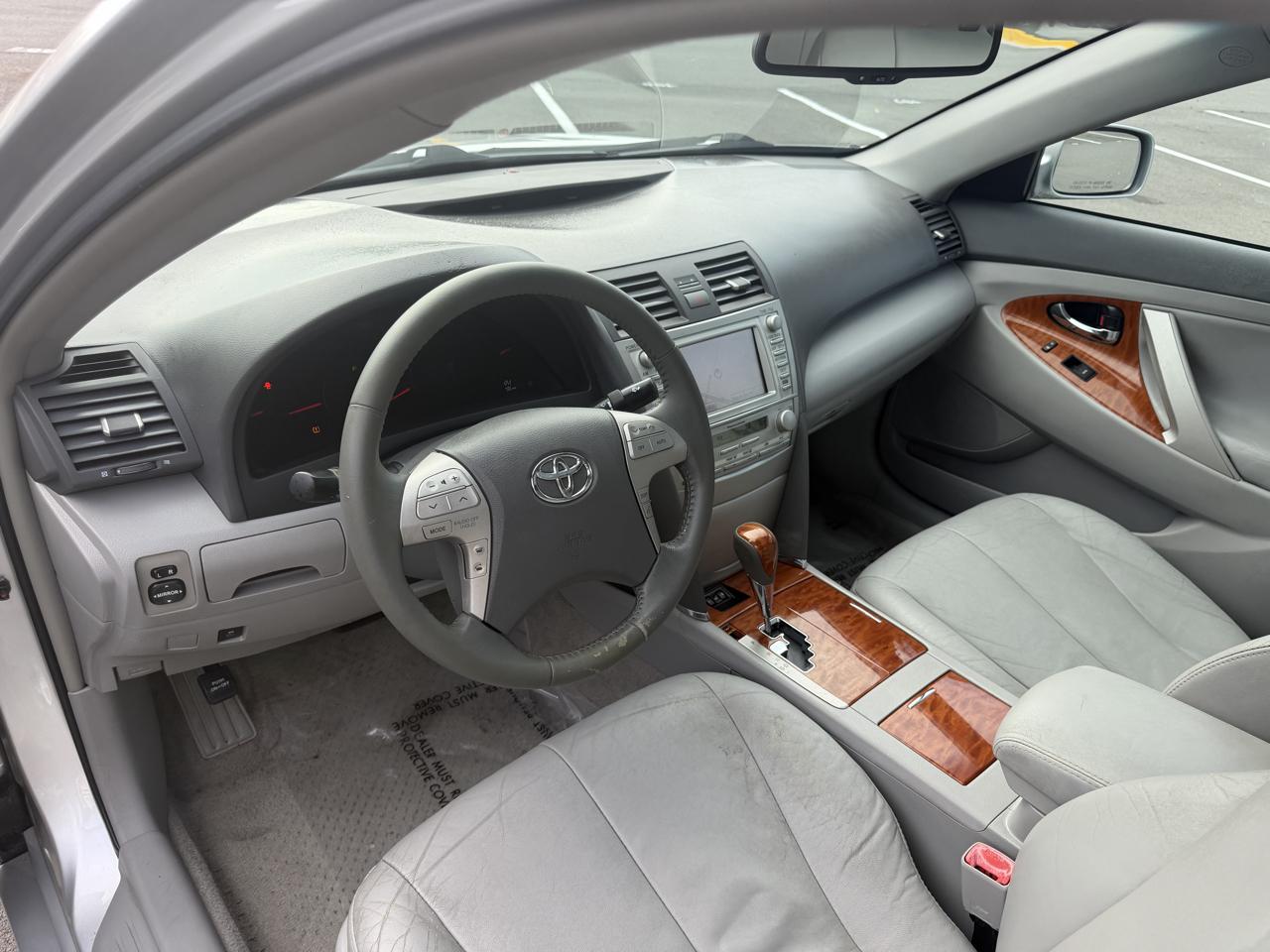 Toyota Camry LE V6 6-Spd AT 2010