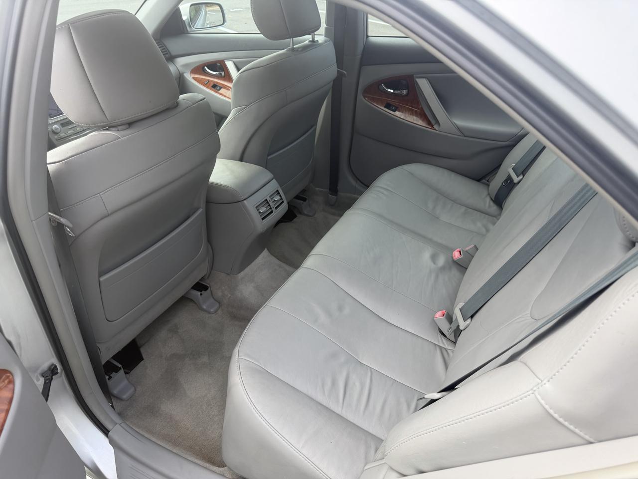 Toyota Camry LE V6 6-Spd AT 2010