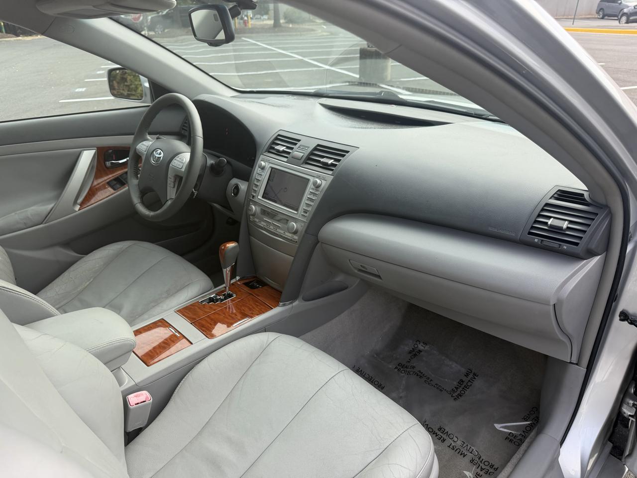 Toyota Camry LE V6 6-Spd AT 2010