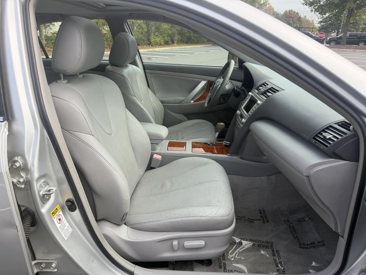 Toyota Camry LE V6 6-Spd AT 2010