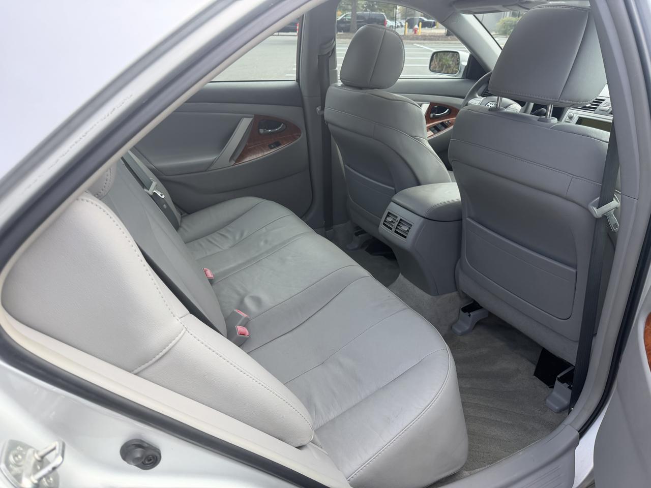 Toyota Camry LE V6 6-Spd AT 2010