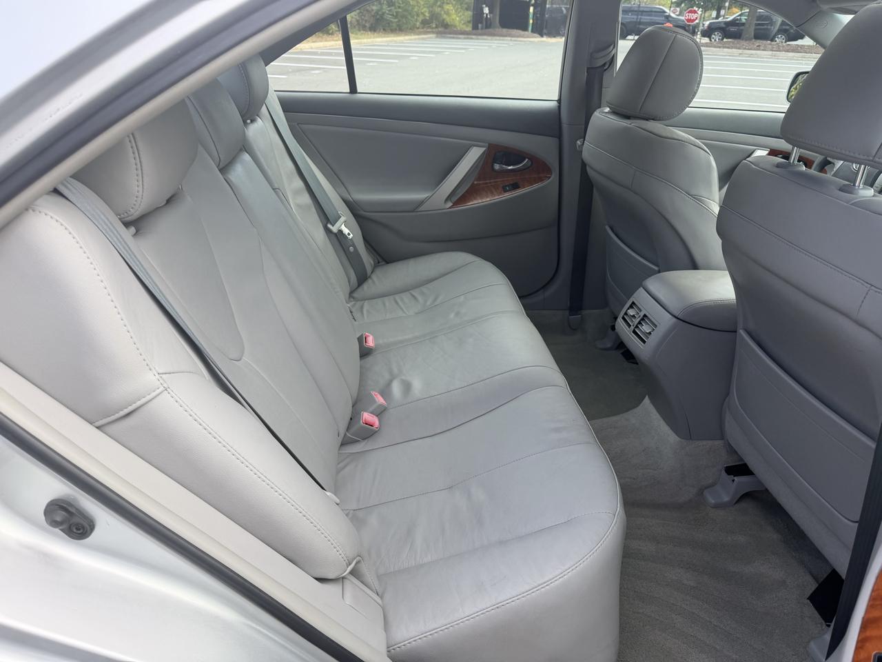 Toyota Camry LE V6 6-Spd AT 2010