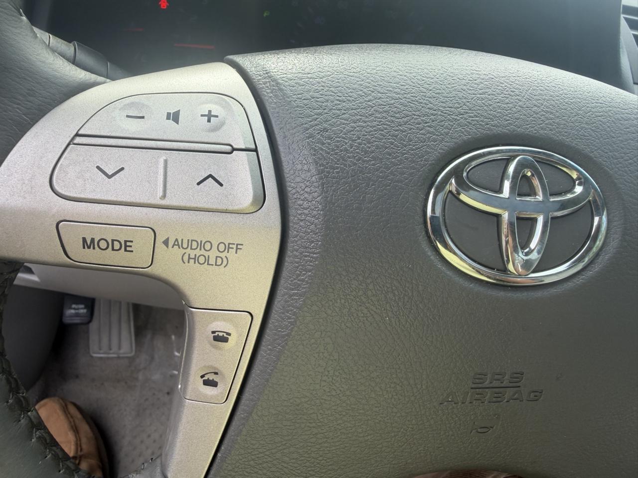 Toyota Camry LE V6 6-Spd AT 2010