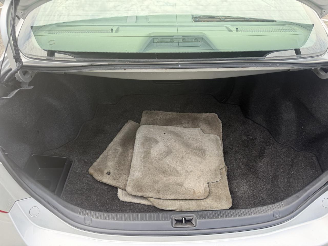 Toyota Camry LE V6 6-Spd AT 2010