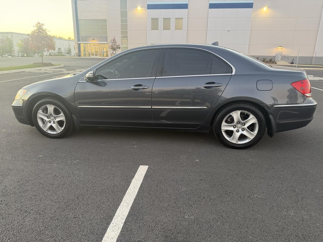 Acura RL Sedan 2006