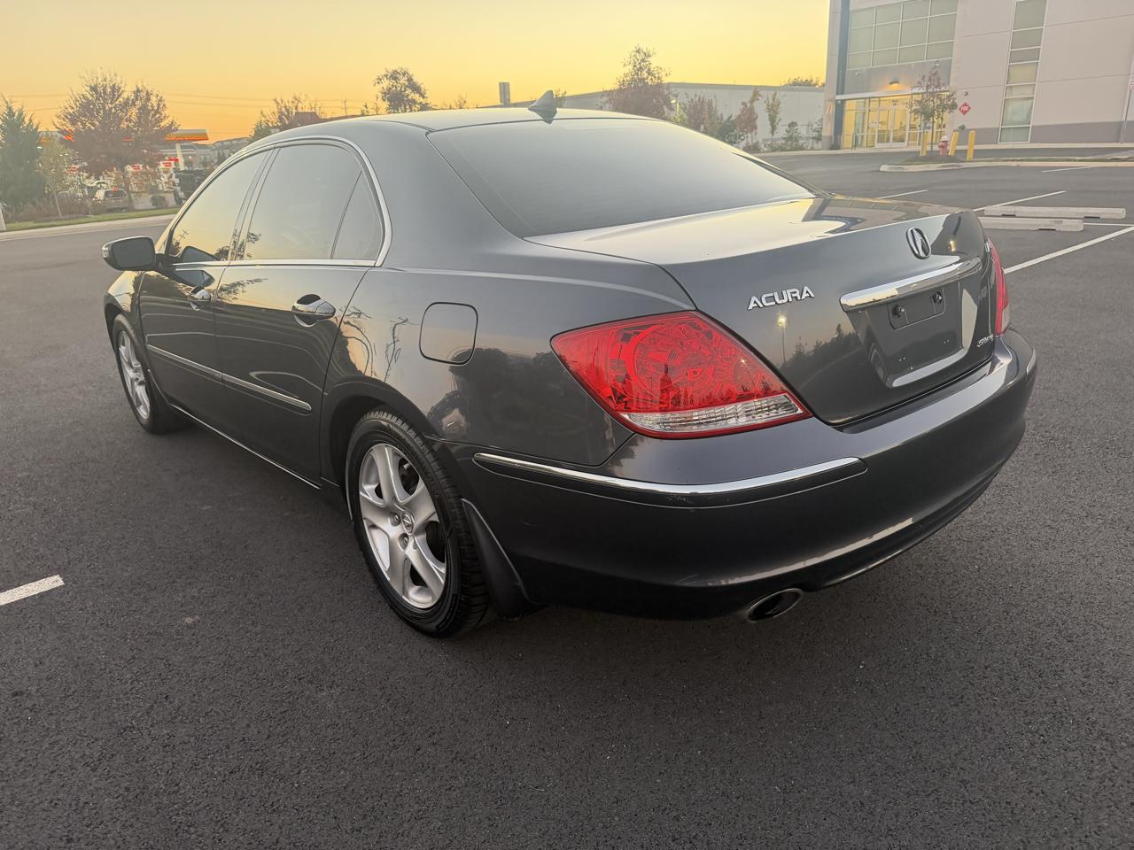 Acura RL Sedan 2006