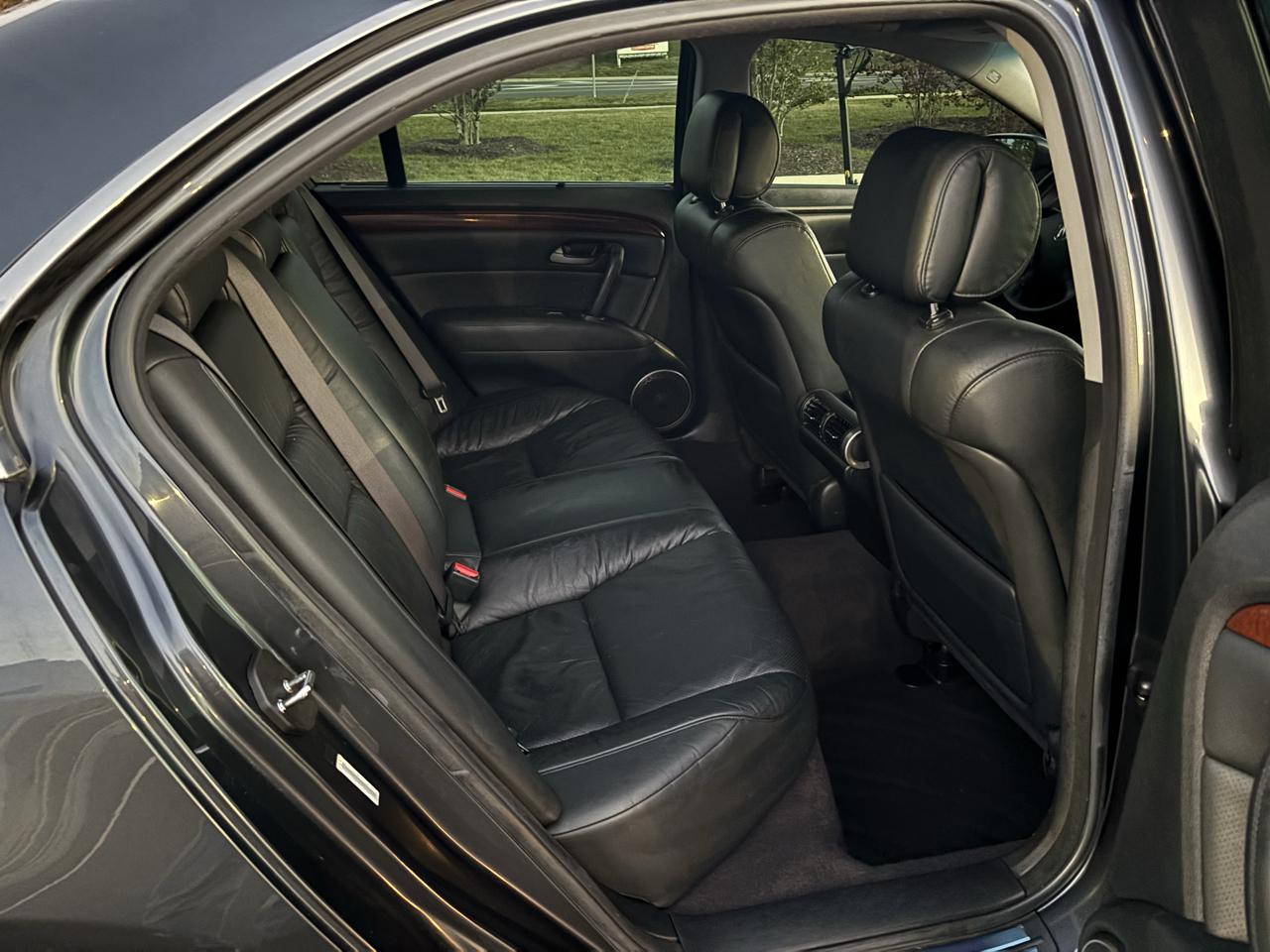 Acura RL Sedan 2006