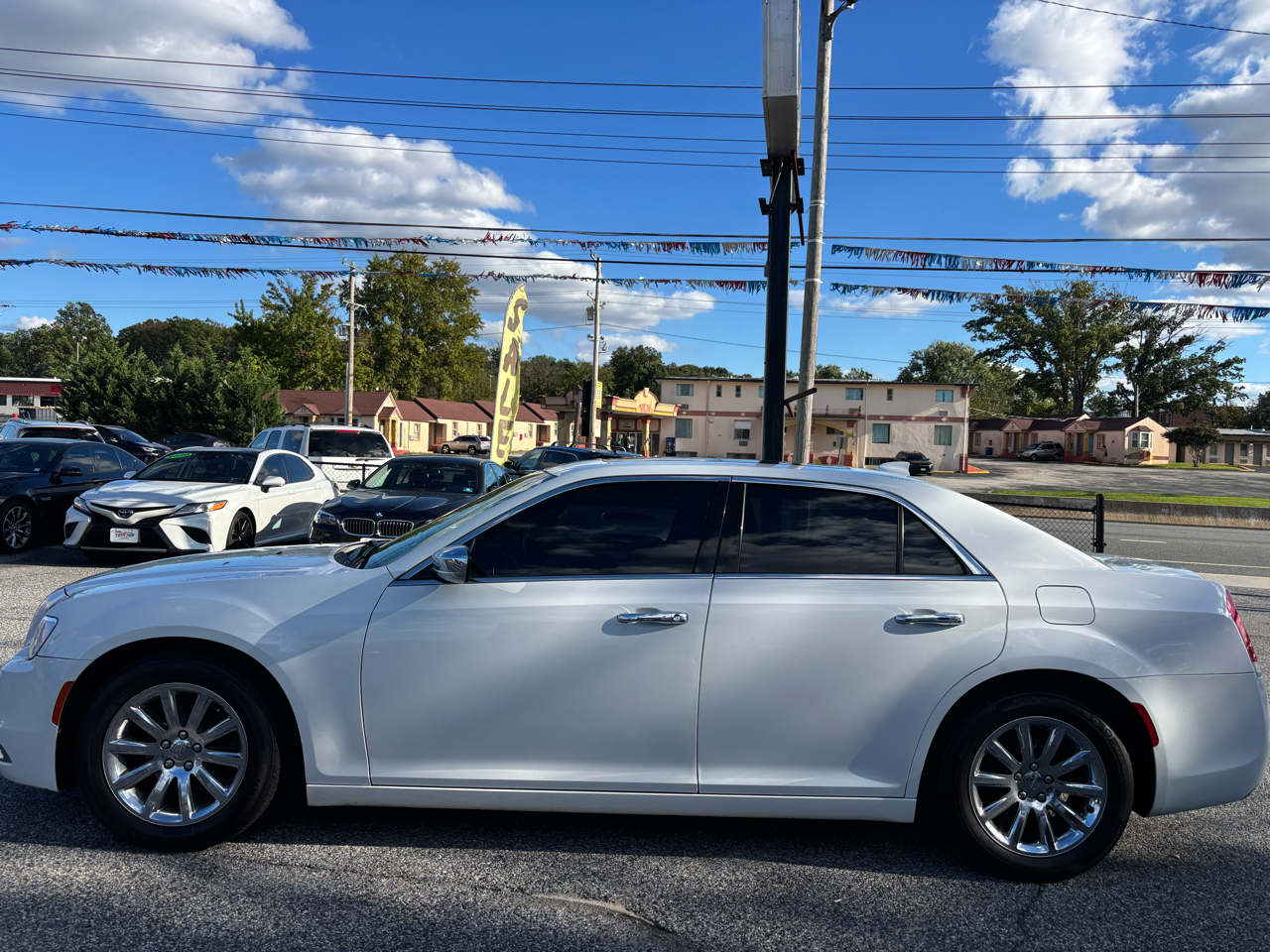 2016 Chrysler 300 C photo 2