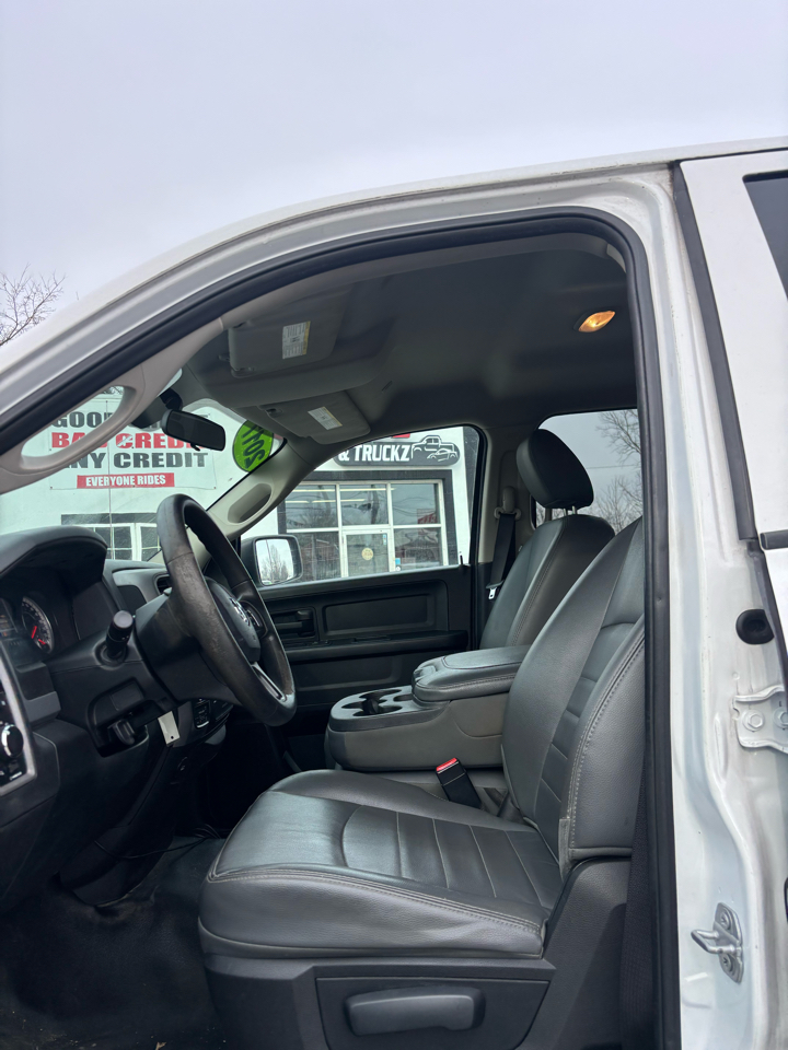 RAM 1500 Tradesman Quad Cab 4WD 2017