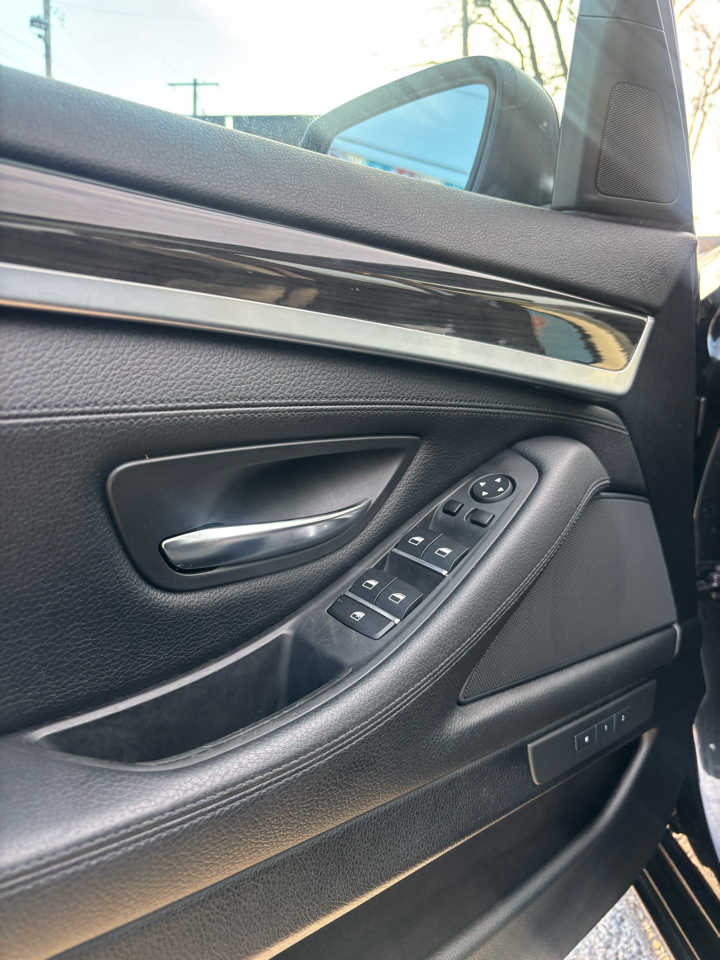 BMW 5-Series 535i xDrive 2012